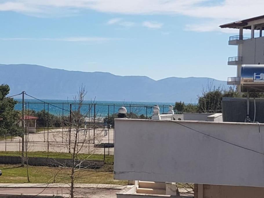 Villa Besnik, Rooms For Rent Vlorë Exterior foto